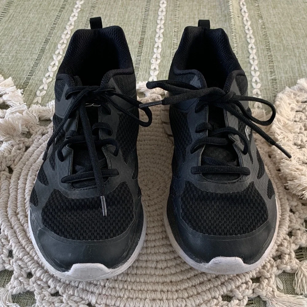 Men’s 10.5 Fila Black Athletic Sneakers